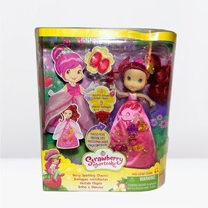 2011 Strawberry Shortcake Berry Sparkling Charms Lights Up New In Box